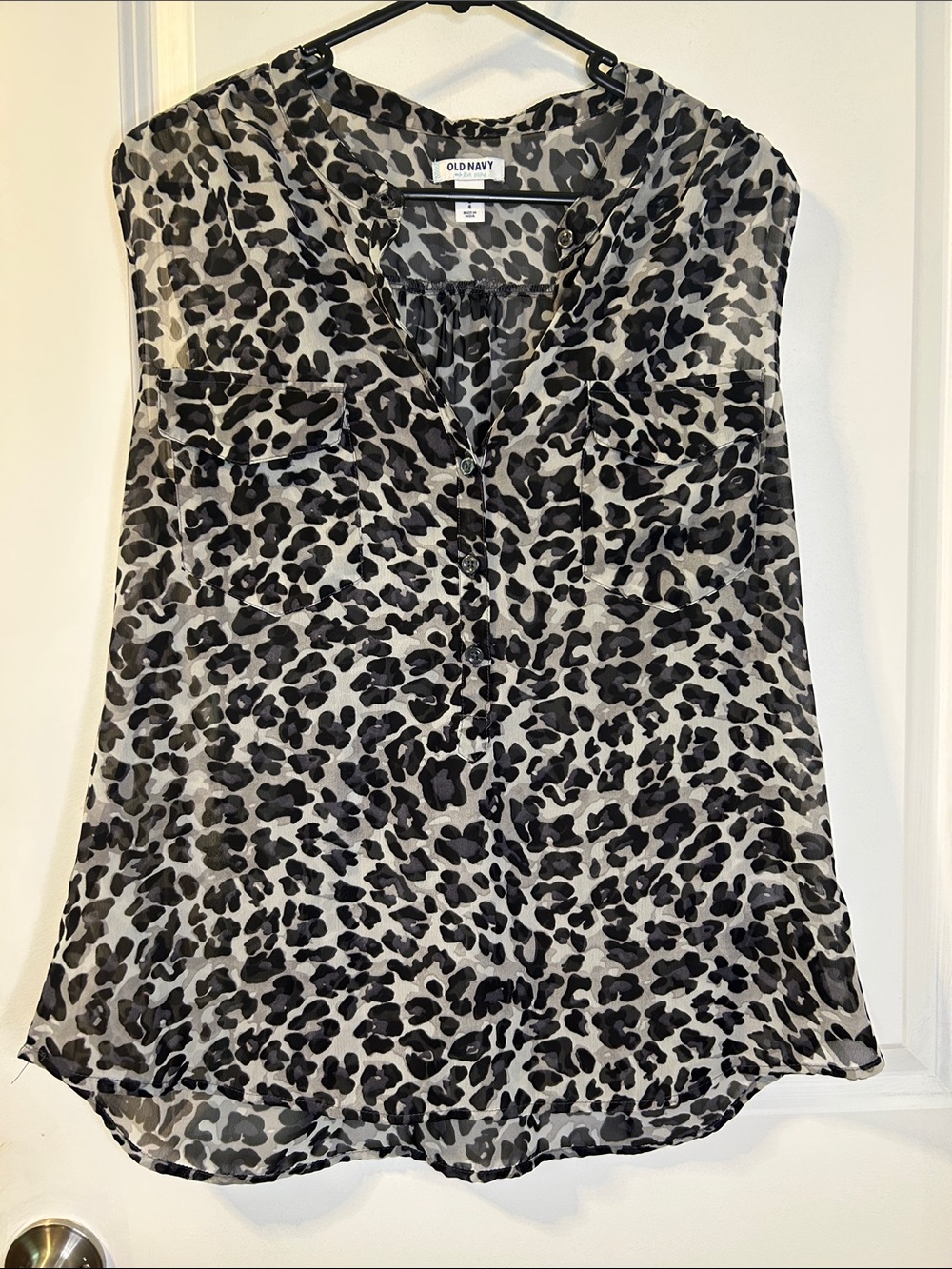 Old Navy Black and White Leopard Print Sleeveless Top